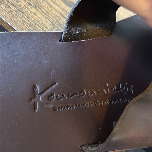 Men's Casual Brown Leather Sandals - Picture 2 of 5